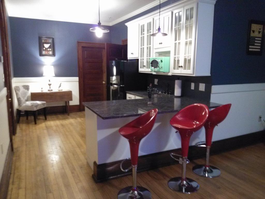 Firehouse Inn Barre Room photo