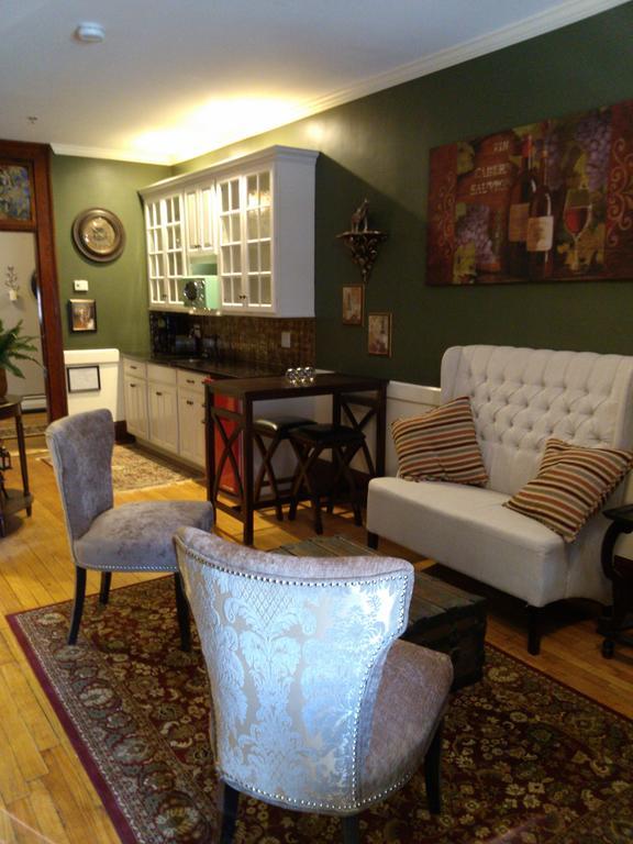 Firehouse Inn Barre Room photo