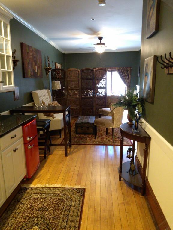 Firehouse Inn Barre Room photo